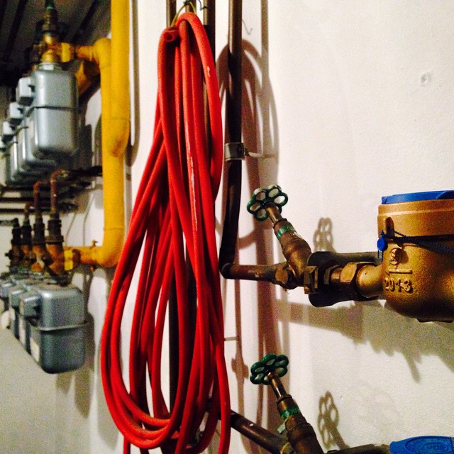 Basement impressions #pipes #tubes #lines #geometry #basement #cellar #rohre #leitungen #keller #geometrie #gaszähler #gasmeter #stromzähler #electricitymeter #schlauch #hose #hosepipe.