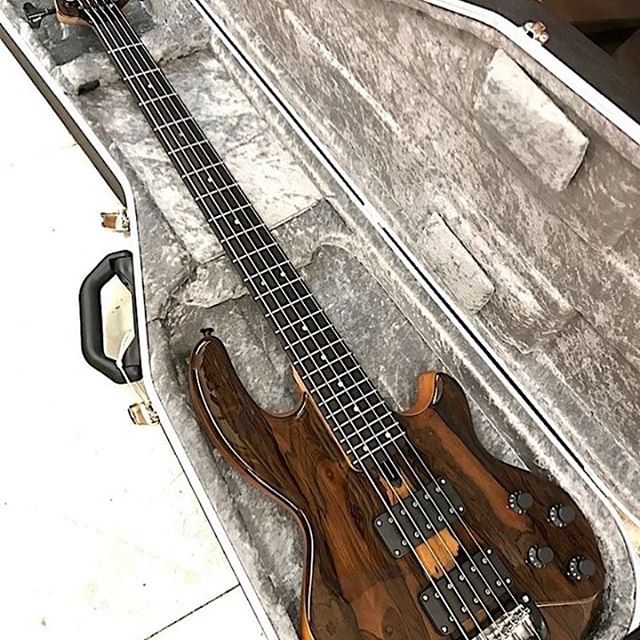 This 2019 custom #5string #ziricote #Mk2 #WALbass with black hardware and headstock is on its way to Houston to live with @esharpfflat and his other #walbasses. Congrats Drew, can’t wait for more pics 👍 #walbasscollective.
