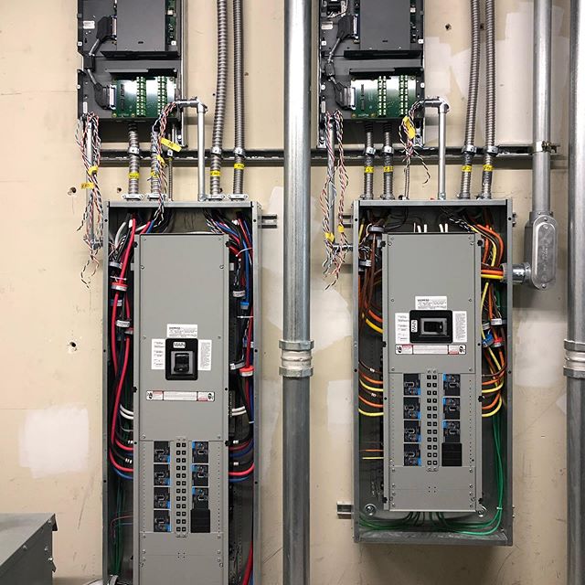 120/208v and 277/480v feeder panels each with a multi tap metering system monitoring the various tenant suites ⚡️💪🇺🇸.