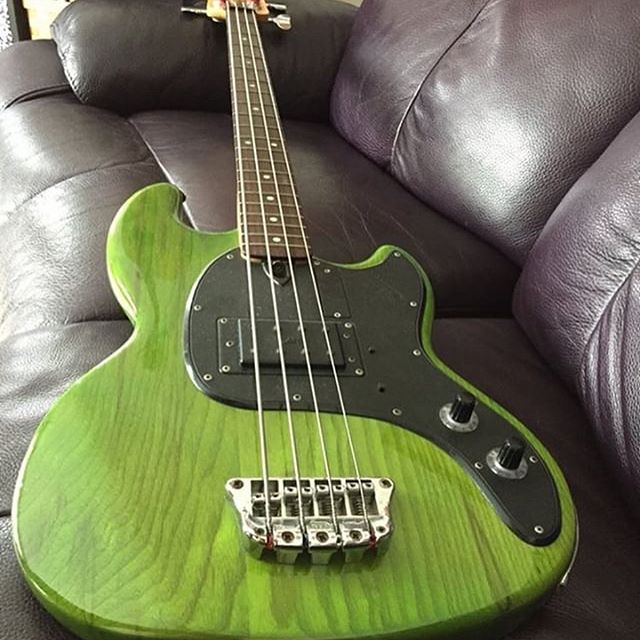 #fbf Pro Series #WALbass from the late 70’s with a district green finish on a solid #Ash body 💚 (📷: @dale_a_smith) #walbasscollective #paddleheadstock.