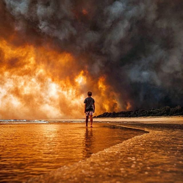 Right now across Australia, widespread fires and extreme weather are endangering our people, homes and ecosystems. Nationwide, people’s feelings of fear and anxiety about the future of our country are reaching boiling point.
It’s time to get PM Scott Morrison’s attention! Please sign @_sarahwilson_’s petition in our bio to help our country!! #attnscottmorrison @stoll_photography.