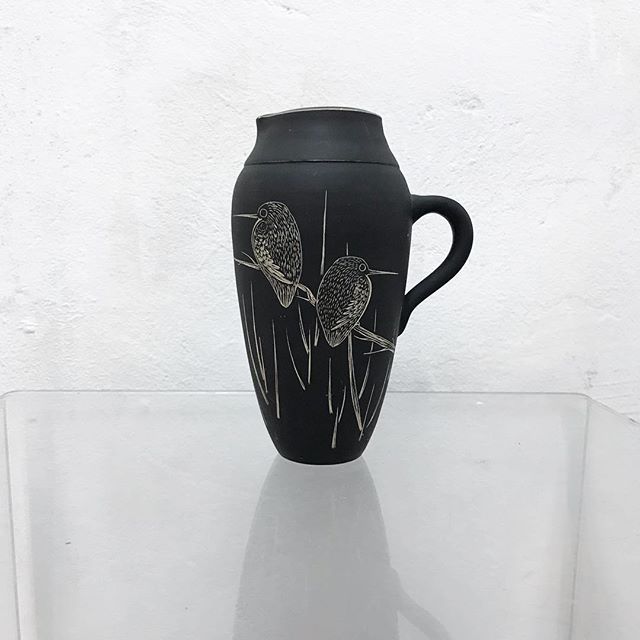 #black #vase #wasserzähler #studiopottery #studioasparagus.