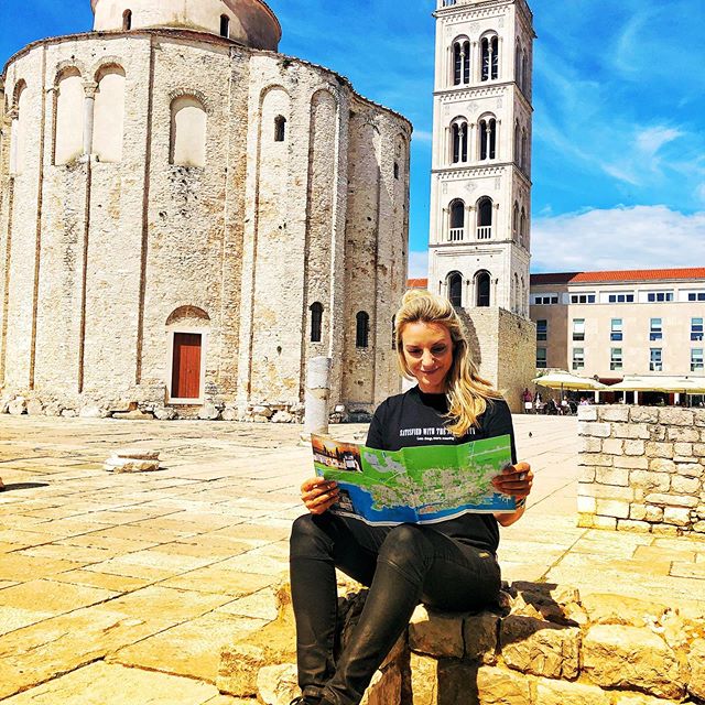 Auf der Suche nach Hotspots #photographerslife #fotografin #travel #instatravel #kroatien #wanderlust #instadaily #smile #happy #cultur #mehrammeer #kartenleser #hotspots #photography #fotografie #sun #fun #bergeundmeer #travelgirl.