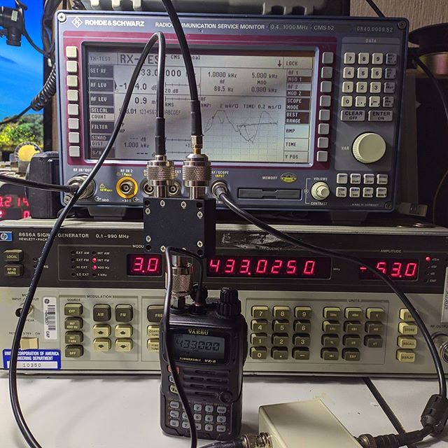 Радиобудни. Провел измерения динамического диапазона (односелективной избирательности) двух японцев Yaesu VX-6R и Yaesu VX-8E. Измерял двумя генераторами, в соответствии с ГОСТом. При отстройке мешающего генератора на 25кГц избирательность обеих станций по соседнему каналу составила около 60дБ, что ниже норм ГОСТа 1986 года! Более того, у VX-6R нормально SINAD измерить не удалось, поскольку на громкости выше половины гармонические искажения сигнала на нагрузке 8Ом достигают 56%! Измерял в режиме соотношения сигнал/шум без учёта гармонических искажений. У VX-8E со звуком все в порядке и там измерения прошли без проблем. Станции не старые, жизнью не убитые.  Но почему-то пока я писал это описание к фотографии у меня сложилось впечатление, что я пишу не про дорогущие японские станции, а про китайский ширпотреб. Ещё протестирую на реальном эфире, как я это уже делал на лайф канале, но что-то мне подсказвает, что большой разницы с китайцами не будет. И как с этим дальше жить? :-) Поймите правильно, я просто радиолюбитель и у меня нет цели опустить или вознести какие-то станции, я просто провожу исследования и делюсь своими результатами. #радиочиф #radiochief #radio #twowayradio #hamr #hamradio #hamradiostuff #electronics #amateurradio #radioamateur #specialist #radiorepair #repairs  #nerd #radiocommunication #cbradio #hamradioporn #рация #радиостанция #ремонтраций  #yaesu #yaesuradio #vx6 #vx8 #measurement #radiotest.